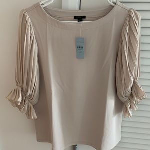 NWT Ann Taylor Pleated Sleeve Top